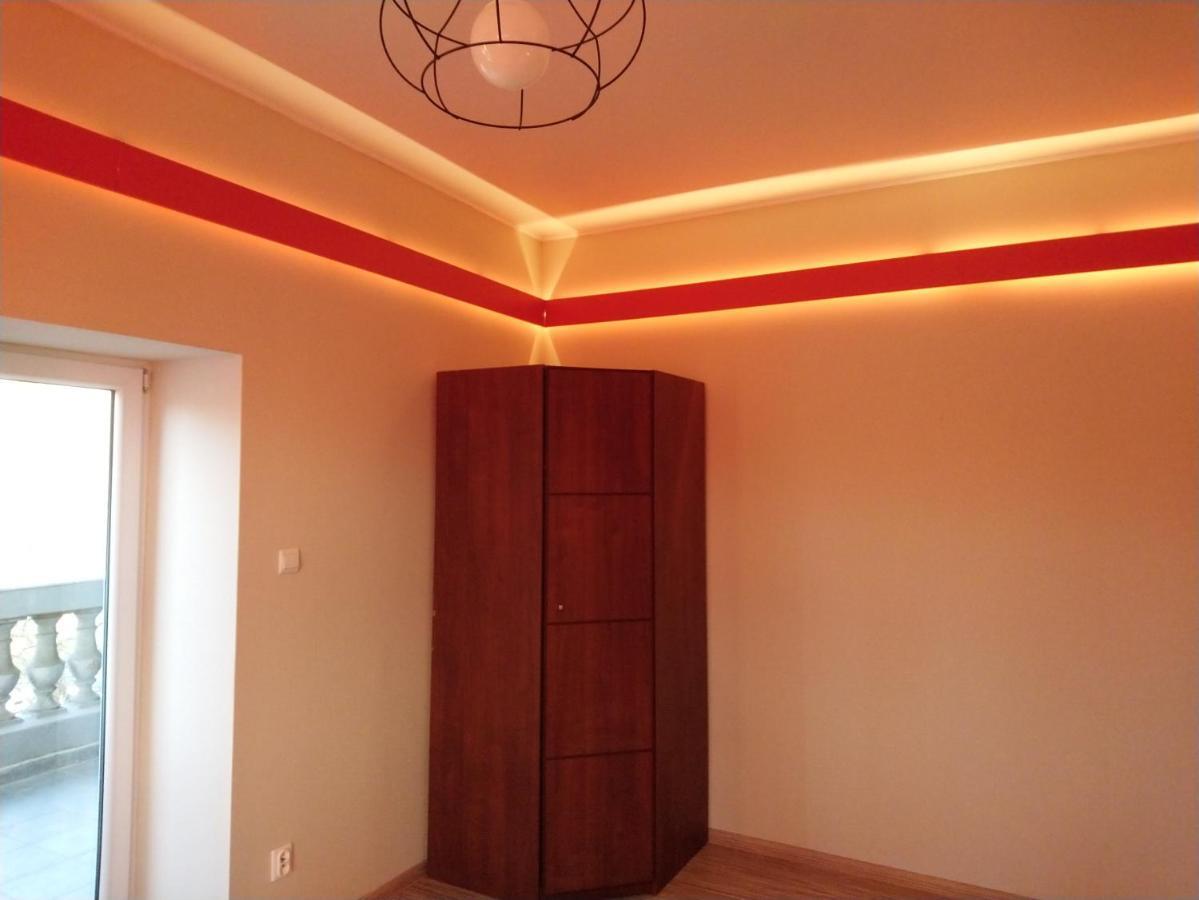 Furhouse Apartment *