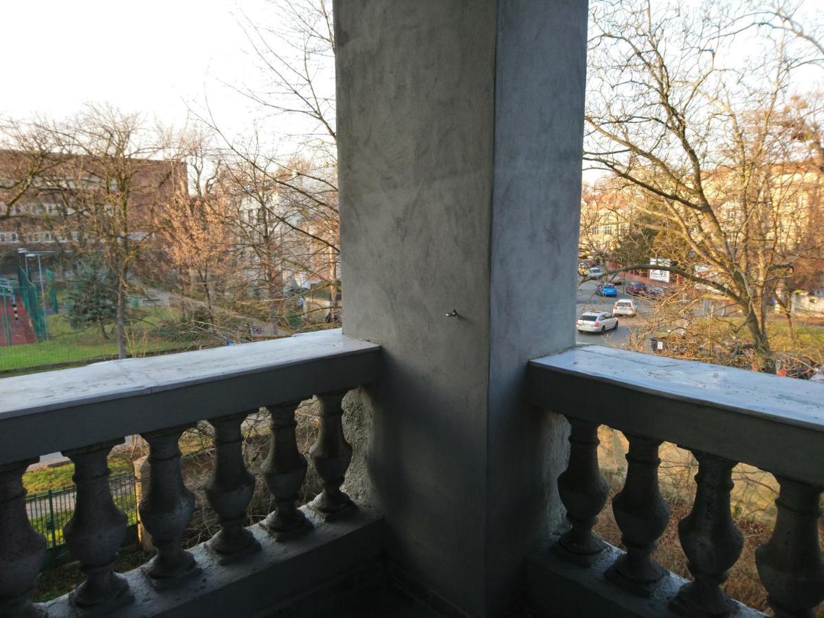 Furhouse Apartment *
